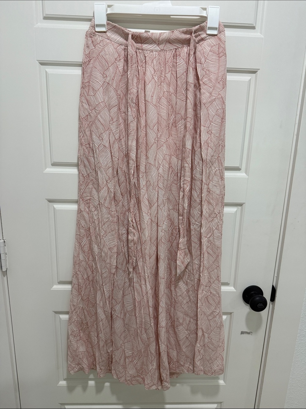 Cotton Candy Blush Leaf-Print Maxi Skirt